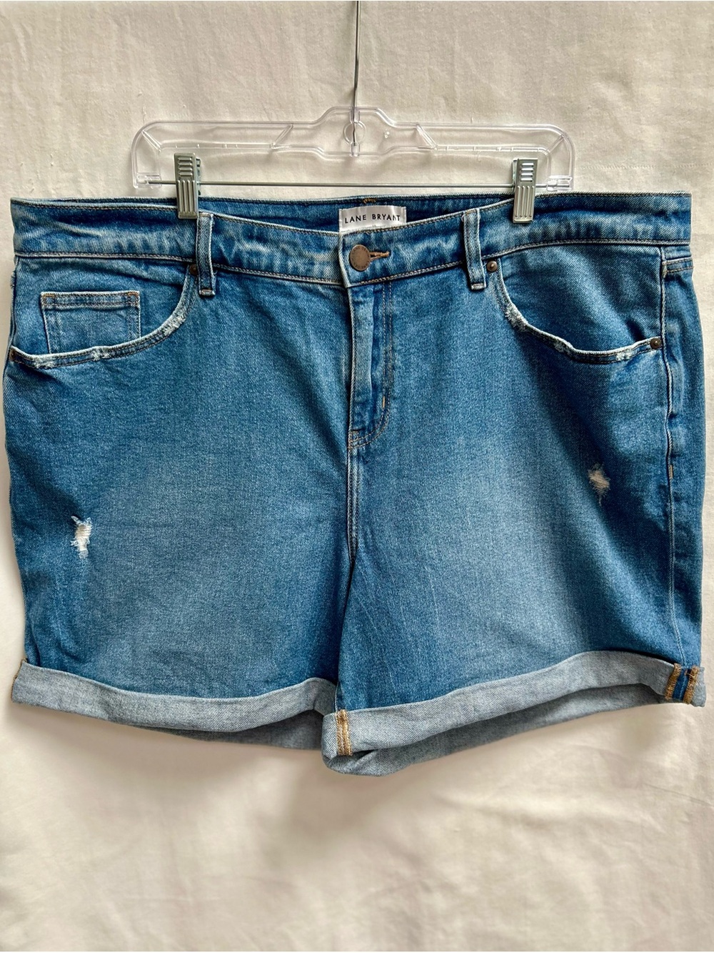 LANE BRYANT MID RISE, BOYFRIEND, MIDI CUFFED DENIM SHORTS, SIZE 18